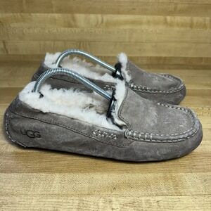 UGG 3312 Ansley Leather Sheepskin Slip On Moccasin Fur Lined Slippers Size 9